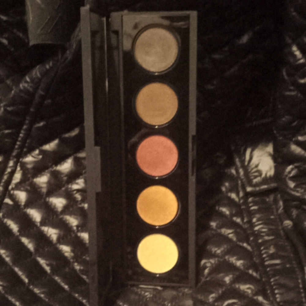 Bare minerals bounce and blur eyeshadow palette dusk